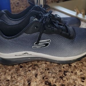 Sketchers Size 8.5 Wide Shoe
